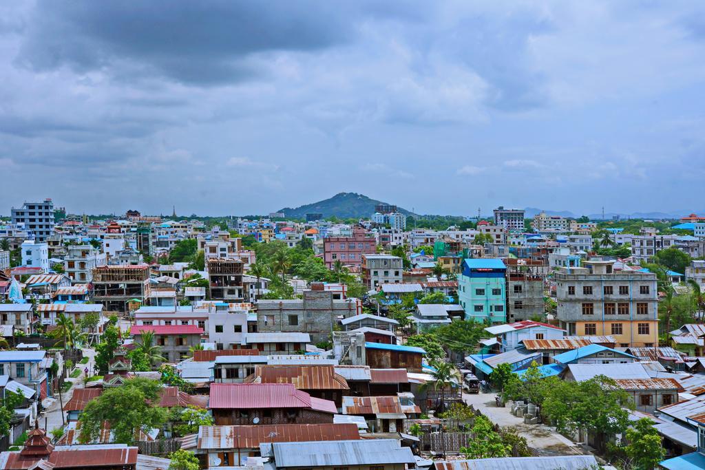 Hotel Dingar Mandalay Buitenkant foto