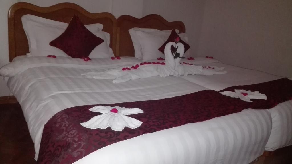 Hotel Dingar Mandalay Buitenkant foto
