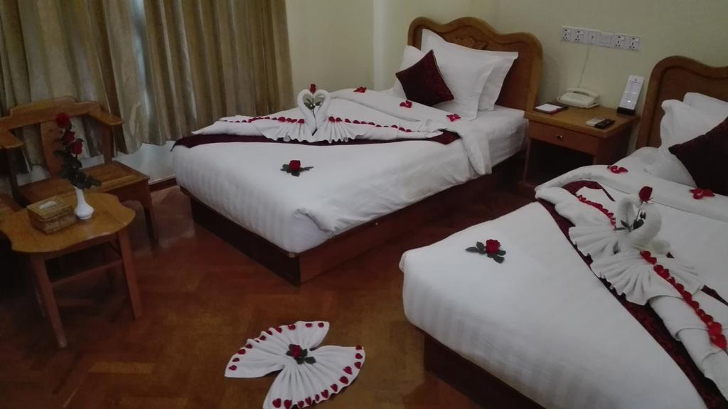 Hotel Dingar Mandalay Buitenkant foto