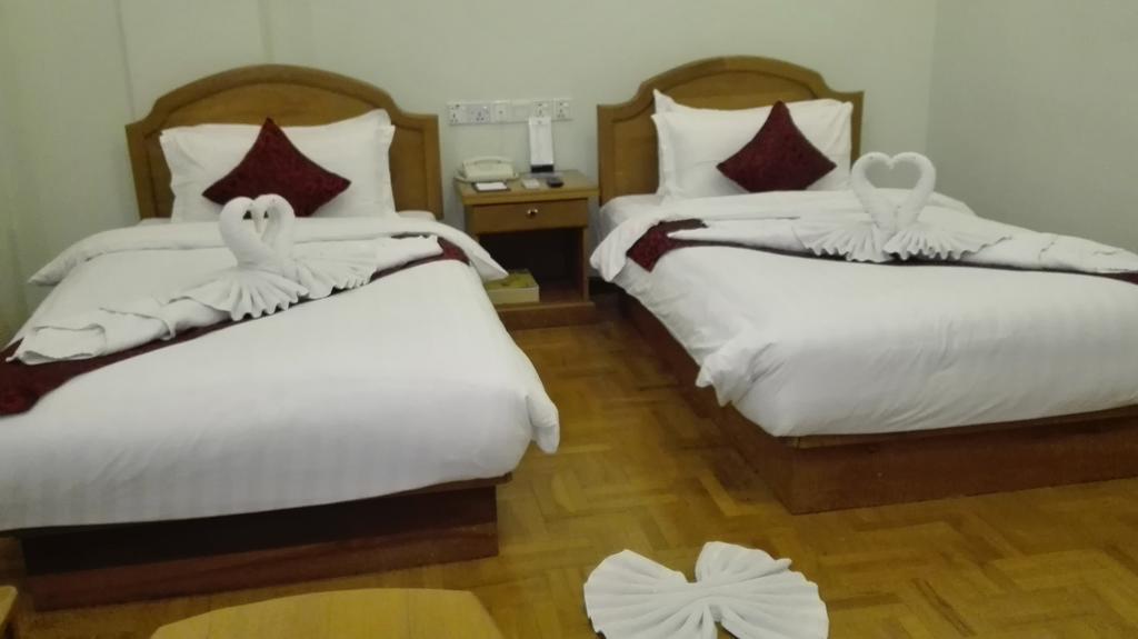 Hotel Dingar Mandalay Buitenkant foto