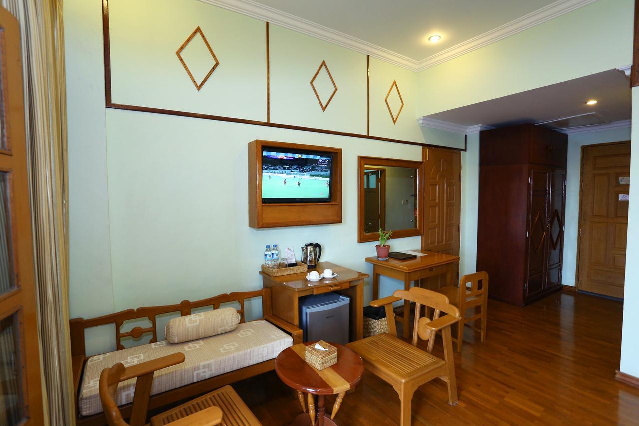 Hotel Dingar Mandalay Buitenkant foto