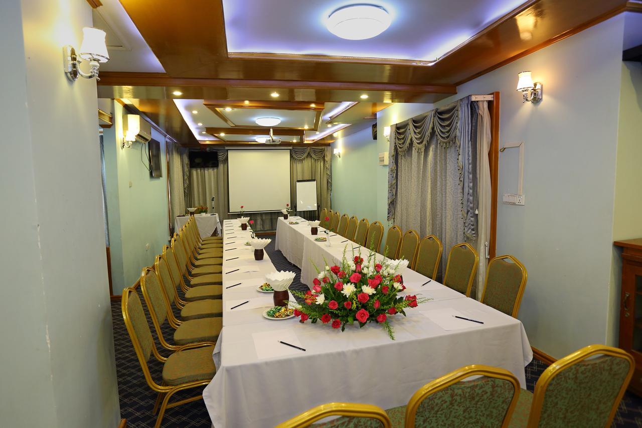 Hotel Dingar Mandalay Buitenkant foto