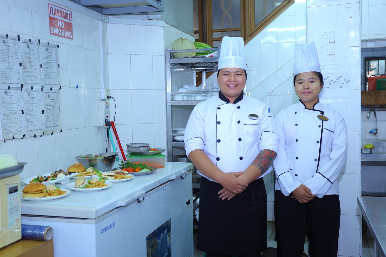 Hotel Dingar Mandalay Buitenkant foto