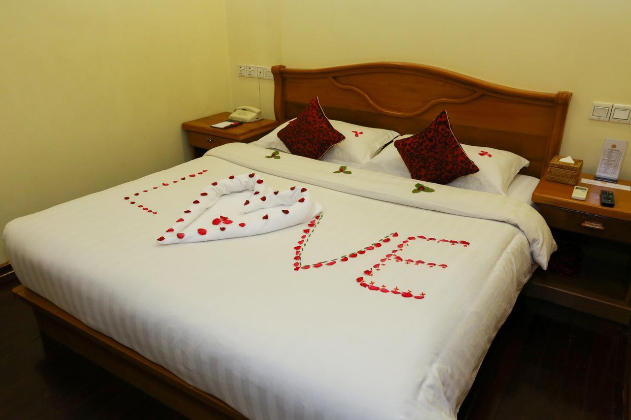Hotel Dingar Mandalay Buitenkant foto